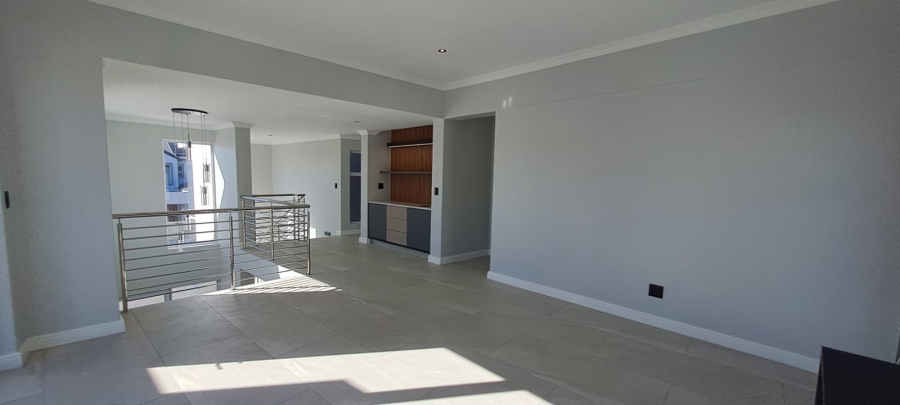 3 Bedroom Property for Sale in Calypso Beach Western Cape